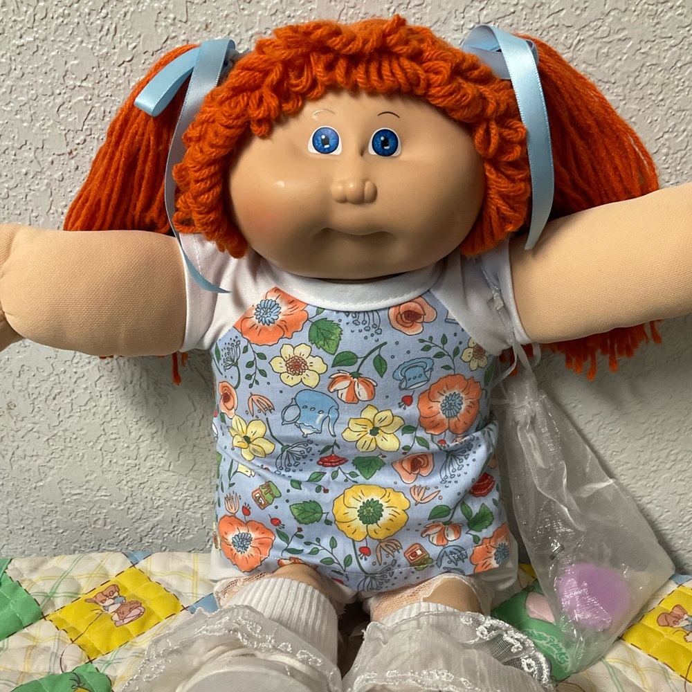 VTG Cabbage Patch Kid Girl Red Hair Blue Eyes Second Edition HONG KONG HM#1 1983